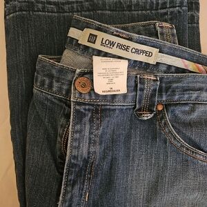 GAP Denim Low Rise Cropped Jeans